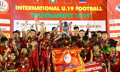 Thắng nhẹ U19 Thái Lan, Việt Nam lên ngôi vô địch