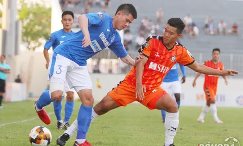 HLV Lê Huỳnh Đức "ngao ngán" với Đức Chinh, Merlo