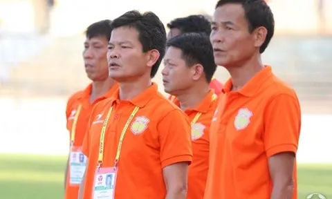 Trắng tay trên sân Thanh Hóa, HLV Nam Định “tố” trọng tài cướp bàn thắng