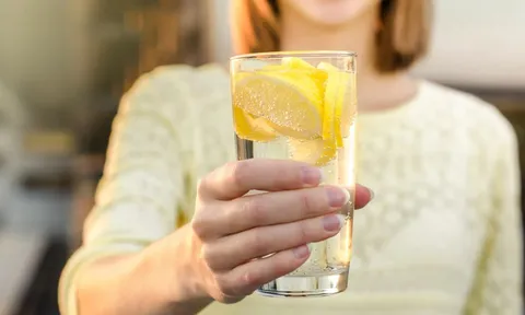 Cách uống nước chanh giảm cân, không sợ xót ruột
