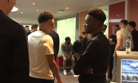 Jadon Sancho nói gì với Hudson-Odoi khi tập trung đội tuyển Anh?