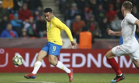 Jesus lập cú đúp, Brazil nhọc nhằn ngược dòng trước CH Séc