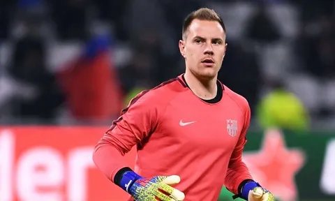 Joachim Low khuyến khích Ter Stegen làm một điều