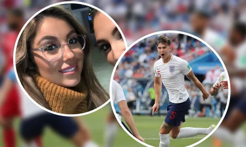 Sao Man City bỏ bạn gái thiếu thời, cặp mẹ bầu mới sinh hơn 6 tuổi