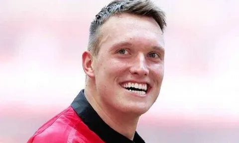 'Jones có thể là cầu thủ xuất sắc nhất mọi thời đại của Man Utd'