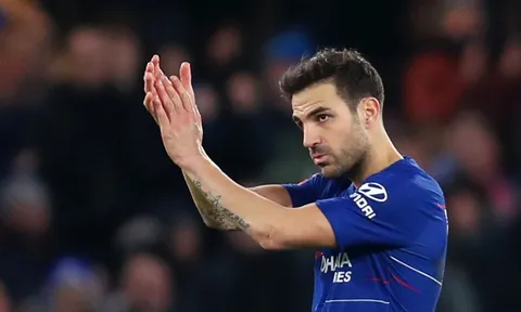 Đúng hay sai, chuyện Fabregas tố cáo mối quan hệ "cha-con" của Sarri và Jorginho?