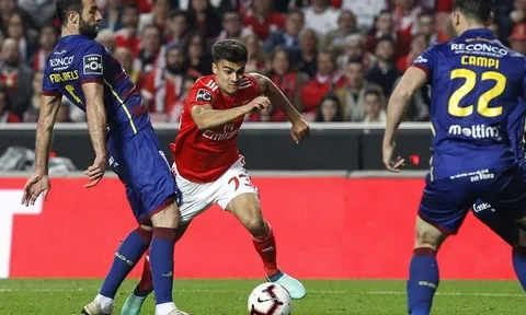 Vì sao Liverpool nên ''nhả" sao trẻ Bồ Đào Nha cho người London?