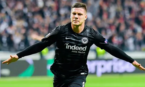 Gặp Real thương thảo, thần đồng Serbia sắp cập bến Bernabeu?