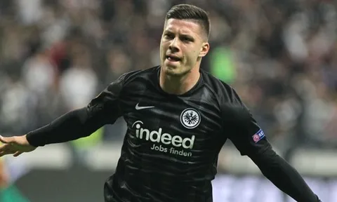 'Jovic tốt hơn Luis Suarez và Karim Benzema'