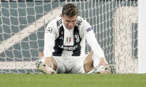 Juventus bị loại, Ronaldo đã nói gì với mẹ?
