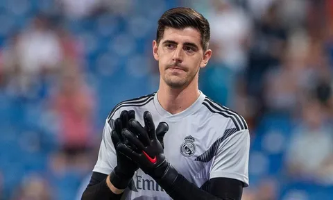 Nhân quả có thật, Thibaut Courtois bị "troll" không thương tiếc