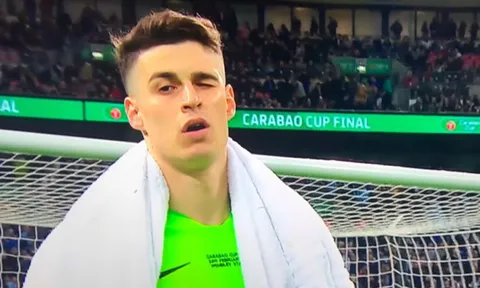Kepa "đá đểu" Sarri, CĐV Chelsea đưa ra cùng 1 suy nghĩ