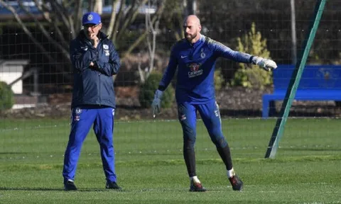 Kepa dính "phốt", thủ môn số 2 của Chelsea tranh thủ ghi điểm trước Sarri