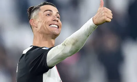 "Khi tôi gặp Cristiano Ronaldo, tôi nghĩ anh ấy cao 3 mét!"
