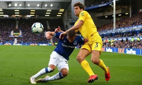 Khiến đồng đội điêu đứng, Marcos Alonso nhận số điểm thấp không tưởng