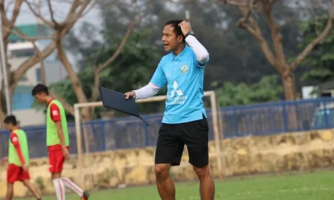 Khó khăn chồng chất, Phù Đổng FC "thay tướng giữa dòng"