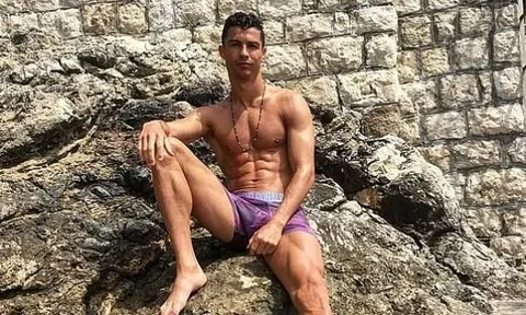 Khoe quần tím hồng, Ronaldo đưa ra 6 mục tiêu chuyển nhượng khủng cho Juve