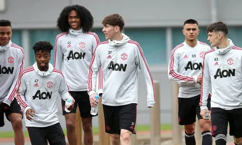Không còn mục tiêu, Man Utd sẽ đá với nửa đội hình trẻ?