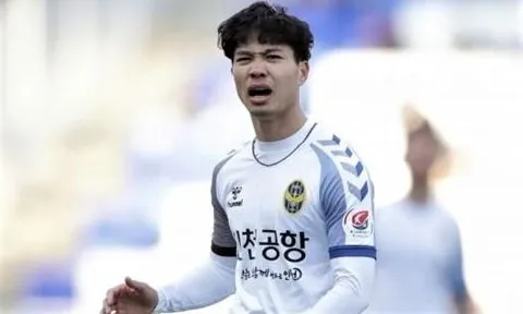 'Không được ra sân, Công Phượng hãy kiên nhẫn như Park Ji-sung tại MU'