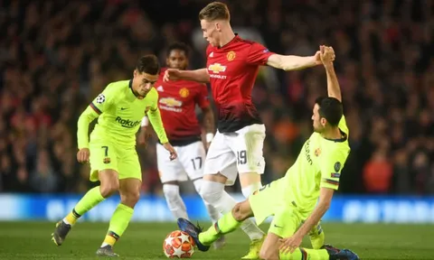 Không phải Pogba, đây mới là "ông vua" tuyến giữa MU ở trận thua Barca