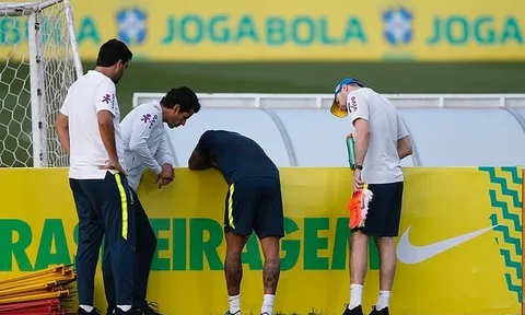 Không thể tệ hơn! Neymar gục đầu khóc khi tái phát chấn thương