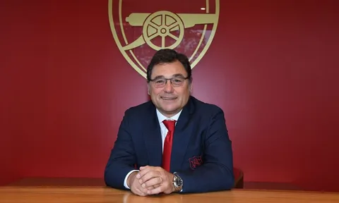 Kinh hoàng! Sếp bự Arsenal dùng chính sách 'tàn khốc', 12 sao ra đường?