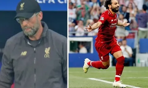 Klopp phản ứng khác lạ sau bàn thắng của Salah