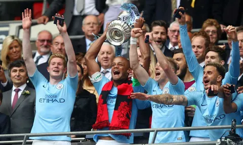 Hủy diệt Watford, Kompany tuyên bố Man City không có đối thủ