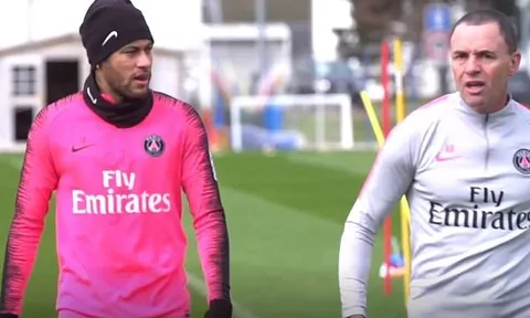 Lần đầu trở lại và đây là thái độ của Neymar
