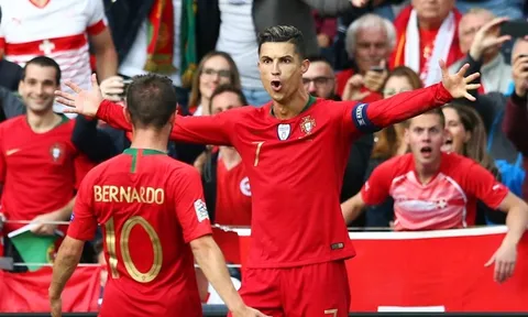 Lập hattrick vào lưới Thụy Sĩ, Ronaldo thiết lập 3 thông số khủng