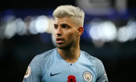 Liên tiếp tịt ngòi, Salah đã bị Aguero qua mặt