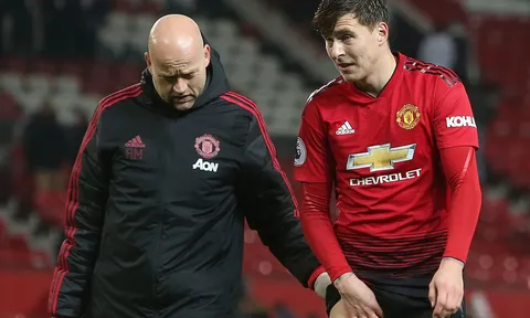 Victor Lindelof lên tiếng, khẳng định bị "bơ" sau thất bại PSG