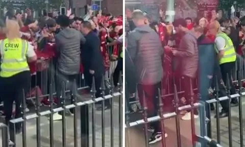 NHM cảm động với hành động của Salah và Henderson trước trận gặp Wolves