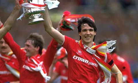 Liverpool và những lần gục ngã trước cổng thiên đường