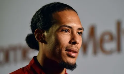 Tiết lộ: Van Dijk đã cho "Robbo và Trent" thấy một tình yêu đầy khó khăn!