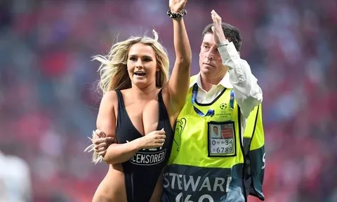 Lộ danh tính mỹ nữ "sexy" náo loạn chung kết Champions League