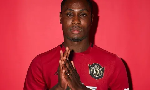 Ighalo chưa kịp chụp hình ra mắt, fan MU đã khiến dân tình "khóc thét"