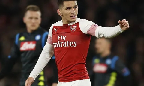 Câu chuyện cảm động về chiếc áo Torreira cầm ăn mừng sau bàn thắng vào lưới Napoli