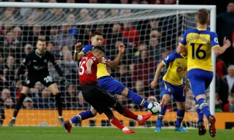 Lukaku lập cú đúp nhưng bước ngoặt nằm ở pha vẽ 'cầu vồng'