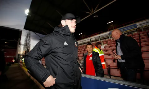Lý do Giggs không cho Bale "chào sân" Old Trafford