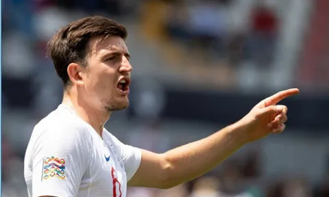 Mặc CĐV chỉ trích, Neville tin Man Utd vẫn cần cầu thủ này