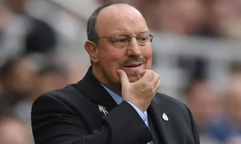 Mặc CĐV Liverpool cầu cứu, Benitez từ chối giúp đỡ