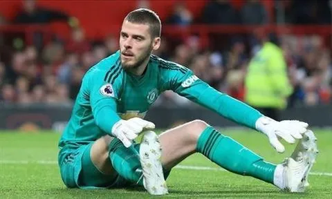 Mắc sai lầm 3 trận liên tiếp, Young nói lời thật lòng về De Gea