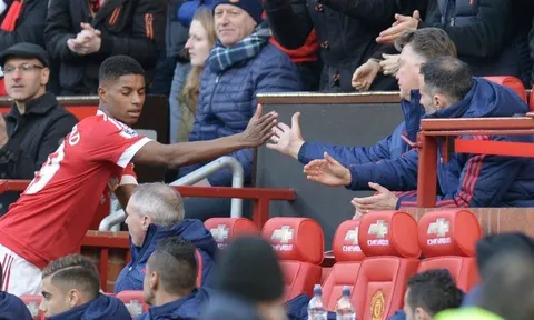 Để Rashford nói cho mà nghe, điều M.U đánh mất khi Van Gaal ra đi