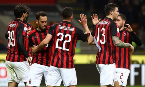 Man Utd không thèm "khối óc thiên tài", AC Milan nhảy vào "múc vội"