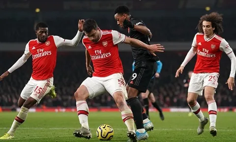 Man Utd không thực sự tệ, chỉ là Arsenal quá 'máu chiến' mà thôi!
