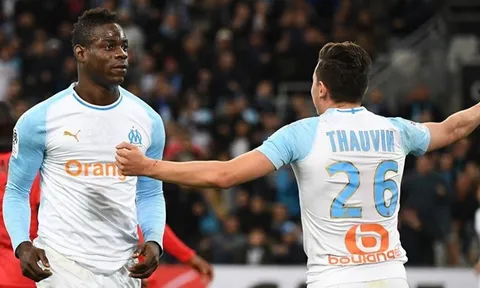 Đấm vỡ mũi đối phương, Balotelli sắp nhận án phạt nặng