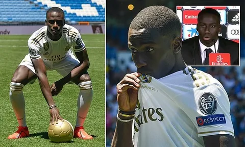 'Mbappe cánh trái' chính thức ra mắt Real Madrid