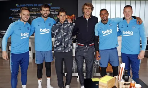 Barca đón tiếp 2 vị khách bất ngờ từ làng banh nỉ