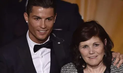 Mẹ Ronaldo nói lời không thể tin về Juventus